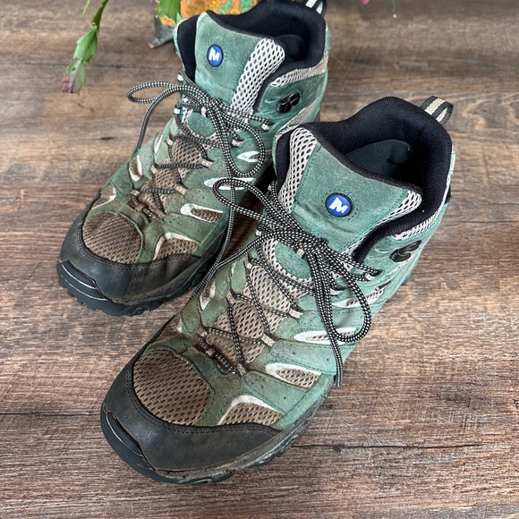 Men's Green Hiking Boots - Picture 1 of 13